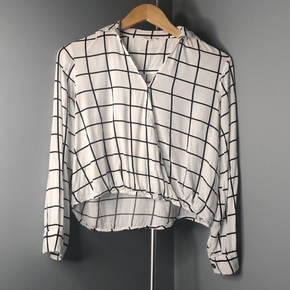 Rebellion Squared Sleeve Top - Picture 1 of 6
